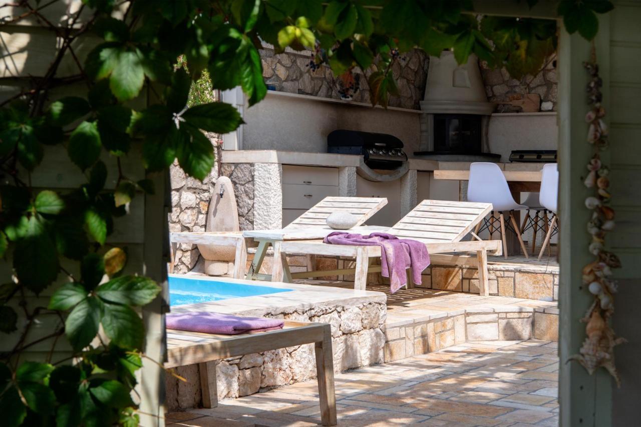 Villa Christianna Studios Agios Nikitas Exterior photo