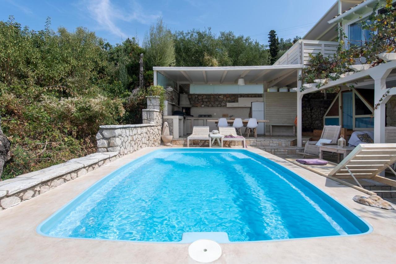 Villa Christianna Studios Agios Nikitas Exterior photo