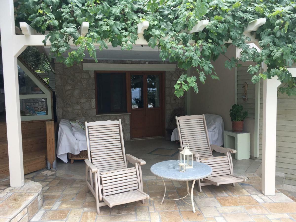 Villa Christianna Studios Agios Nikitas Exterior photo